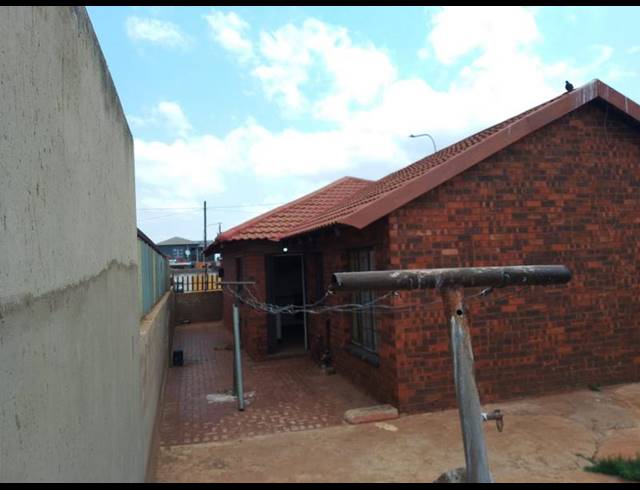 3 BEDROOM HOUSE FOR SALE IN DOORNKOP